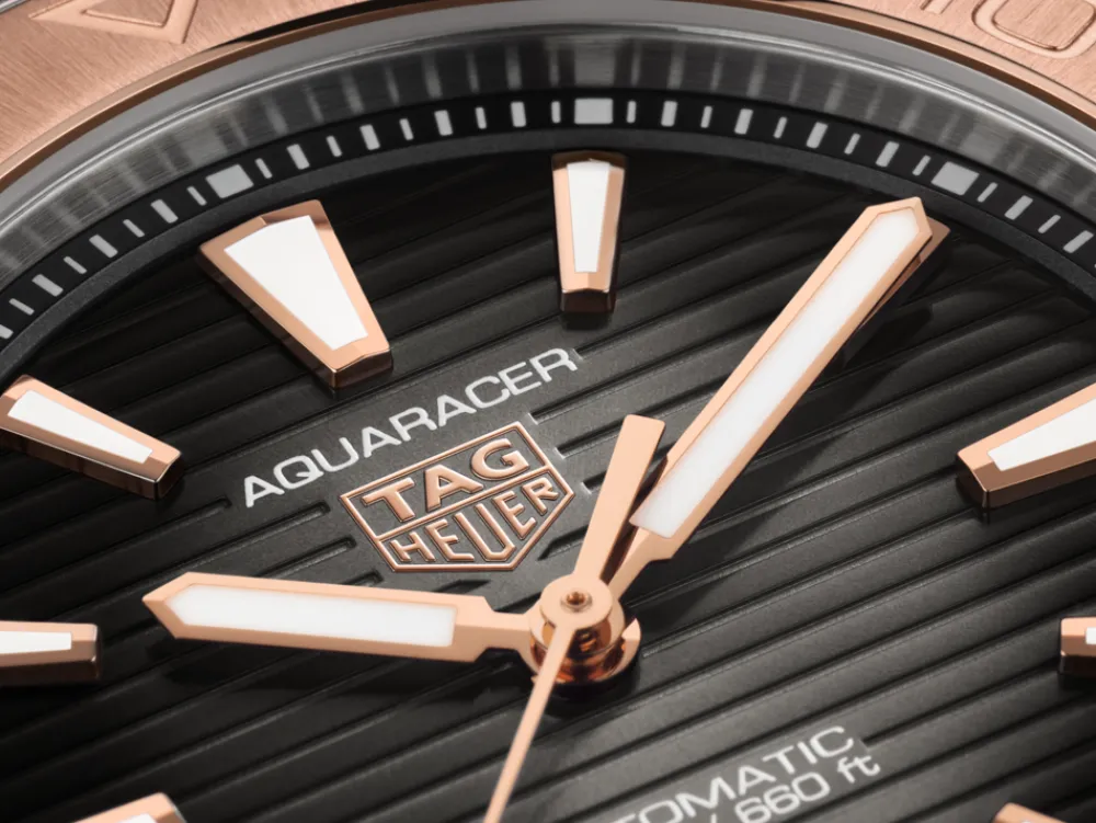 Aquaracer Professional 200 Date^TAG Heuer New