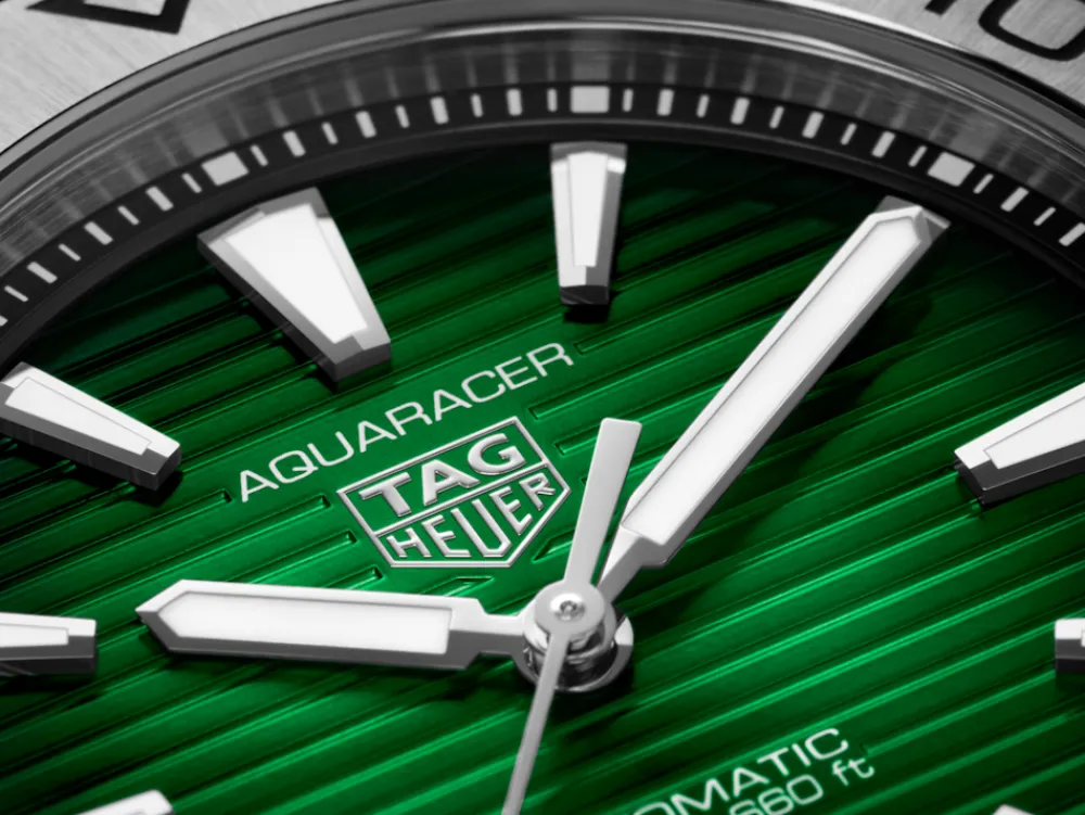 Aquaracer Professional 200 Date^TAG Heuer Hot