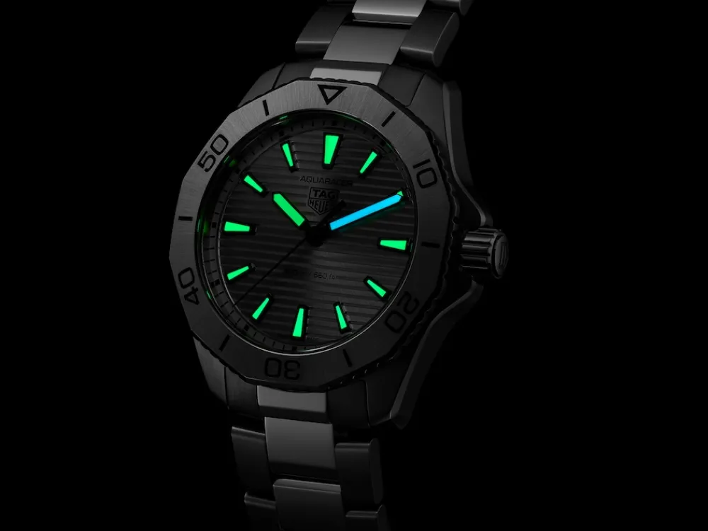 Aquaracer Professional 200^TAG Heuer Store